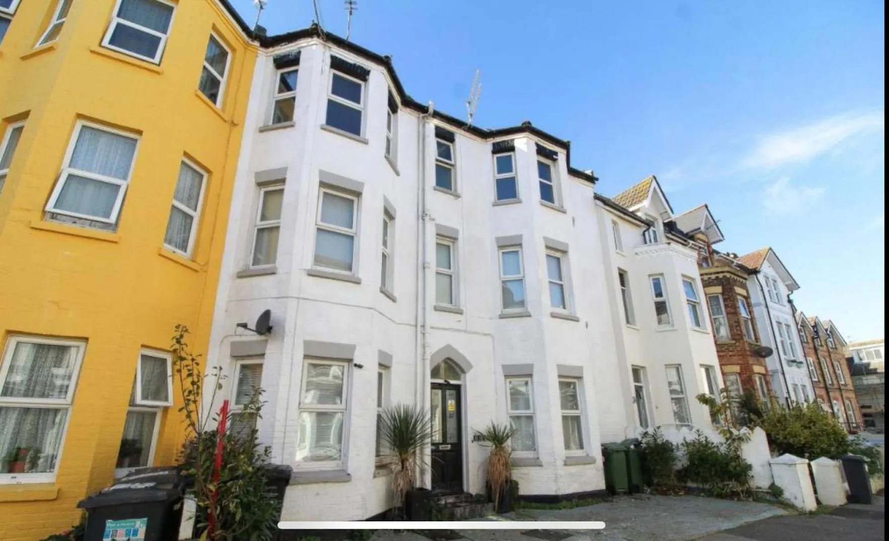 Modern Town Centre Flat - Free Shared Parking, King Size Bed, 5 Minutes Walk To Beach Bournemouth