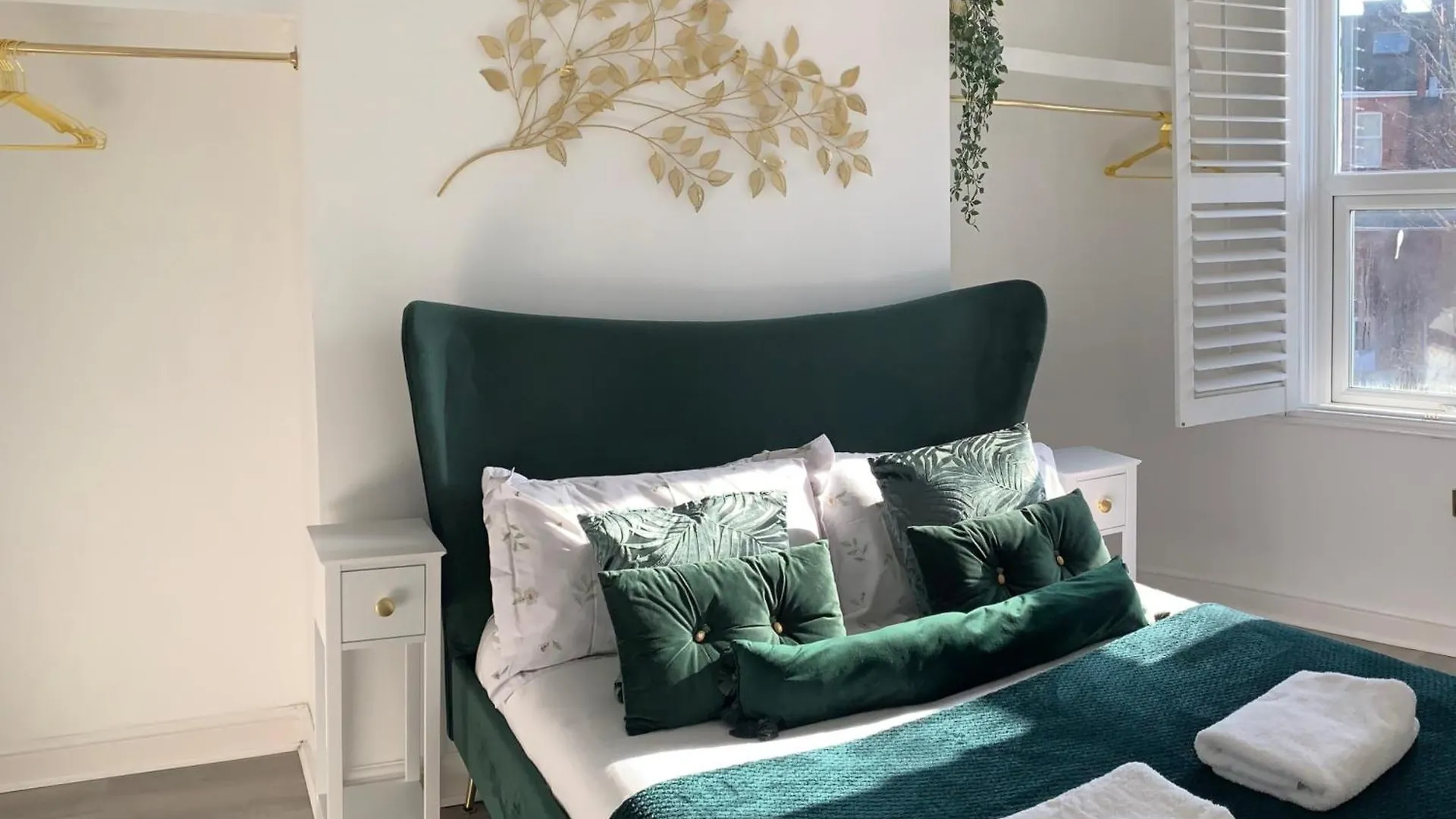 Modern Town Centre Flat - Free Shared Parking, King Size Bed, 5 Minutes Walk To Beach Bournemouth
